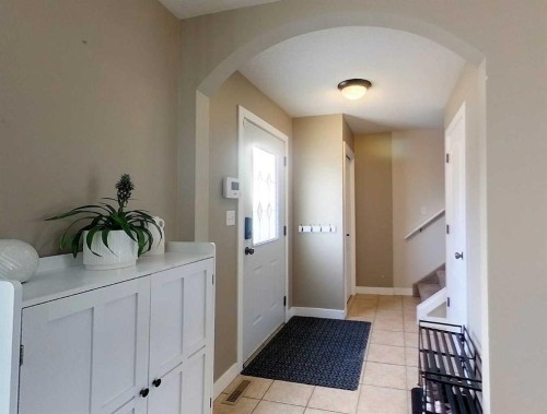 #1-6615 5Th Avenue, Edson, AB - Indoor Photo Showing Other Room