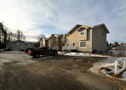 #1-6615 5Th Avenue, Edson, AB - Outdoor