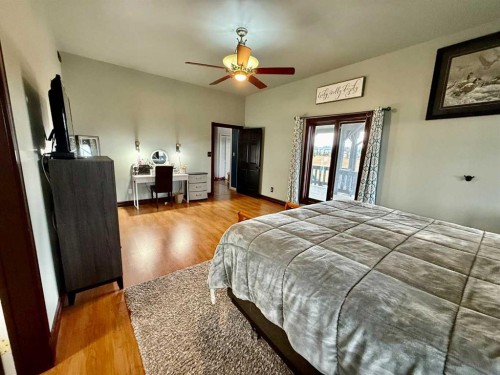 24403 East River Road, Hinton, AB - Indoor Photo Showing Bedroom