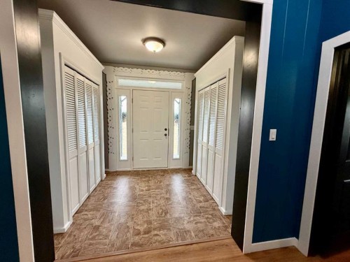 24403 East River Road, Hinton, AB - Indoor Photo Showing Other Room