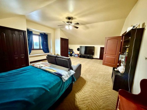 24403 East River Road, Hinton, AB - Indoor Photo Showing Other Room