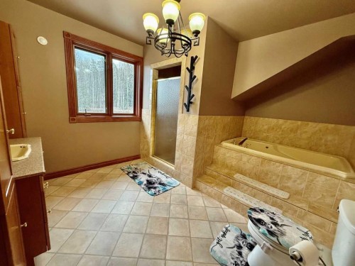 24403 East River Road, Hinton, AB - Indoor