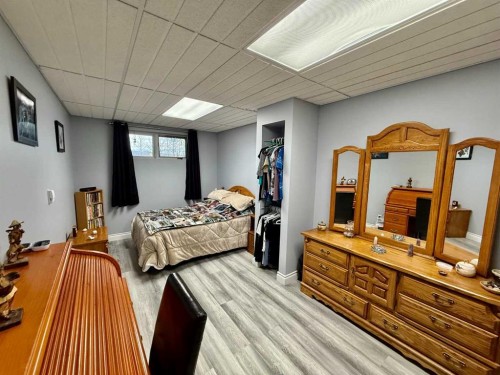 24403 East River Road, Hinton, AB - Indoor Photo Showing Bedroom