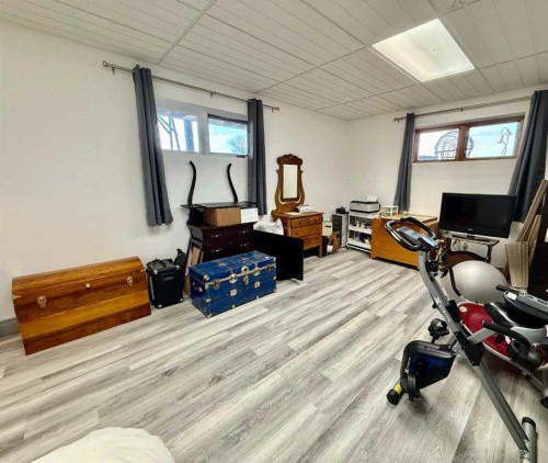 24403 East River Road, Hinton, AB - Indoor Photo Showing Other Room