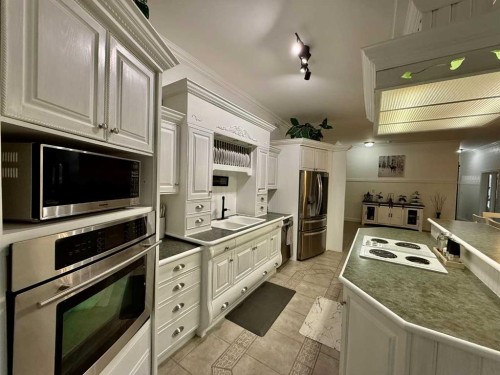 24403 East River Road, Hinton, AB - Indoor Photo Showing Kitchen