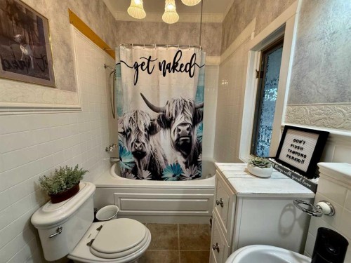 24403 East River Road, Hinton, AB - Indoor Photo Showing Bathroom