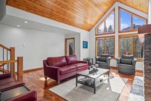 7 Creekside Mews, Canmore, AB - Indoor Photo Showing Living Room