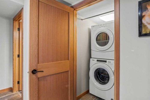 7 Creekside Mews, Canmore, AB - Indoor Photo Showing Laundry Room