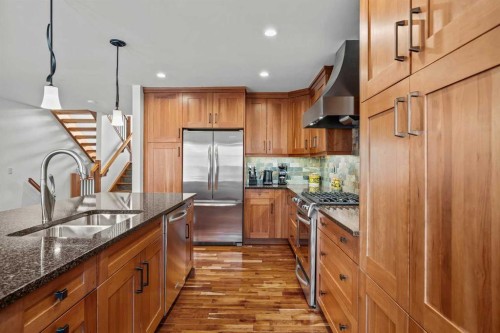 7 Creekside Mews, Canmore, AB - Indoor Photo Showing Kitchen With Double Sink With Upgraded Kitchen