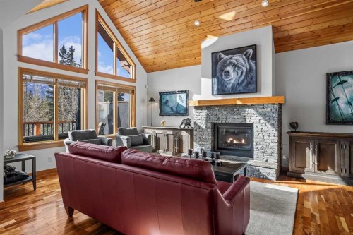 7 Creekside Mews, Canmore, AB - Indoor Photo Showing Living Room With Fireplace