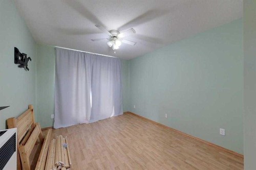 909 5 Avenue Se, Slave Lake, AB - Indoor Photo Showing Other Room