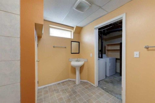 909 5 Avenue Se, Slave Lake, AB - Indoor