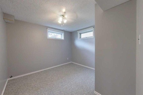 909 5 Avenue Se, Slave Lake, AB - Indoor Photo Showing Other Room