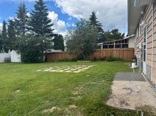 909 5 Avenue Se, Slave Lake, AB - Outdoor