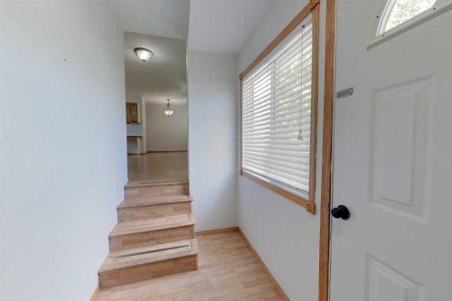 909 5 Avenue Se, Slave Lake, AB - Indoor Photo Showing Other Room