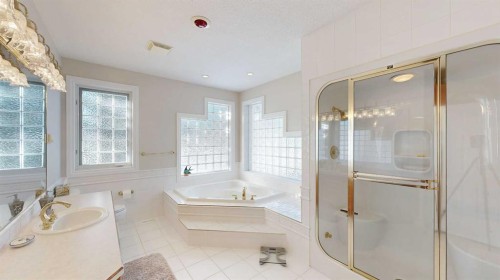 30 Ravine Drive, Whitecourt, AB - Indoor Photo Showing Bathroom