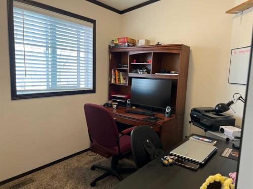 527 3 Avenue, Fox Creek, AB - Indoor Photo Showing Office