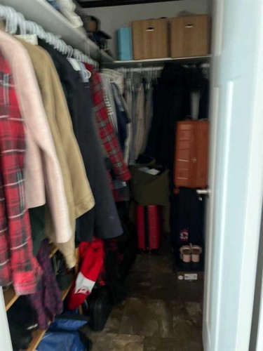 527 3 Avenue, Fox Creek, AB - Indoor Photo Showing Other Room