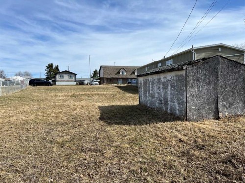 527 3 Avenue, Fox Creek, AB - Outdoor