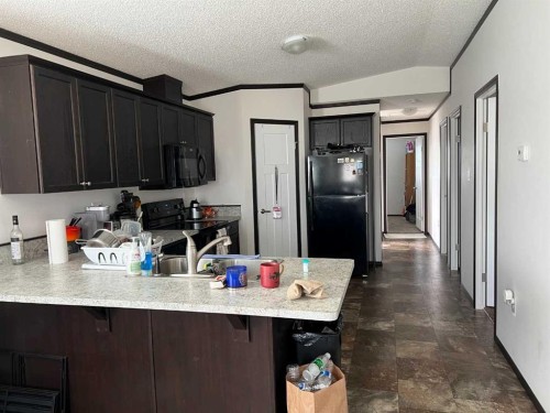 527 3 Avenue, Fox Creek, AB - Indoor Photo Showing Kitchen