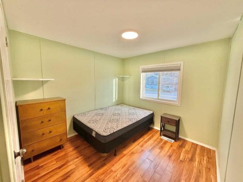 138 Nickerson Avenue, Hinton, AB - Indoor Photo Showing Bedroom
