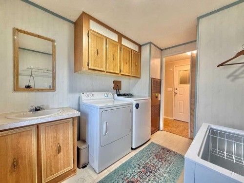 138 Nickerson Avenue, Hinton, AB - Indoor Photo Showing Laundry Room