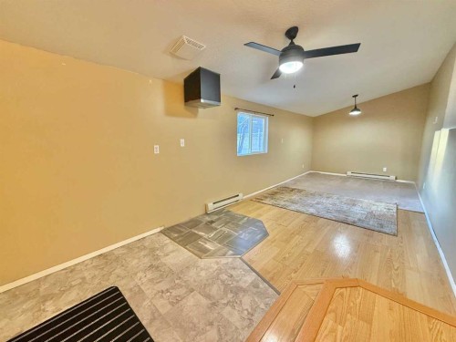 138 Nickerson Avenue, Hinton, AB - Indoor Photo Showing Other Room