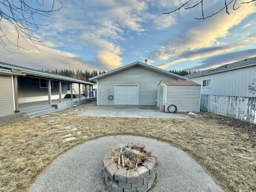 138 Nickerson Avenue, Hinton, AB - Outdoor