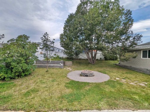 138 Nickerson Avenue, Hinton, AB - Outdoor