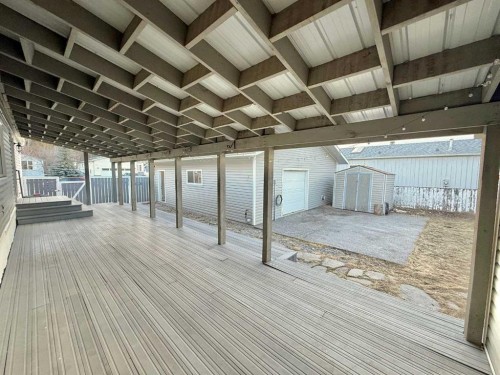 138 Nickerson Avenue, Hinton, AB - Indoor Photo Showing Other Room