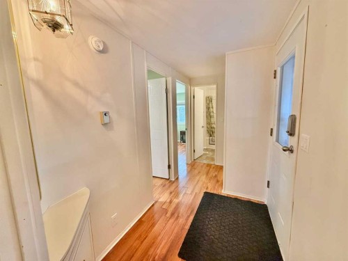 138 Nickerson Avenue, Hinton, AB - Indoor Photo Showing Other Room