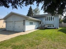 1113 10 Street SE Slave Lake, AB T0G 2A3