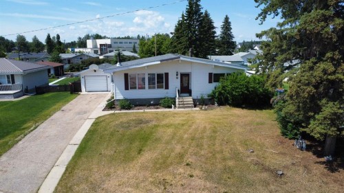 14 Virginia Avenue  Whitecourt, AB T7S 1H2