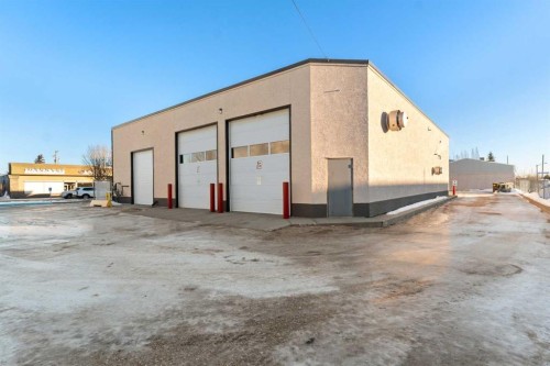 5015 50 Avenue, Whitecourt, AB 