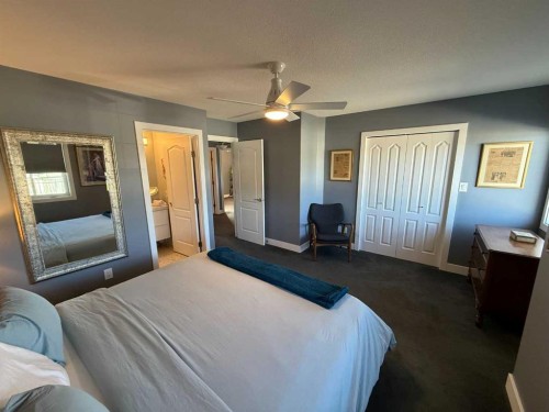 140 Mackay Crescent, Hinton, AB - Indoor Photo Showing Bedroom