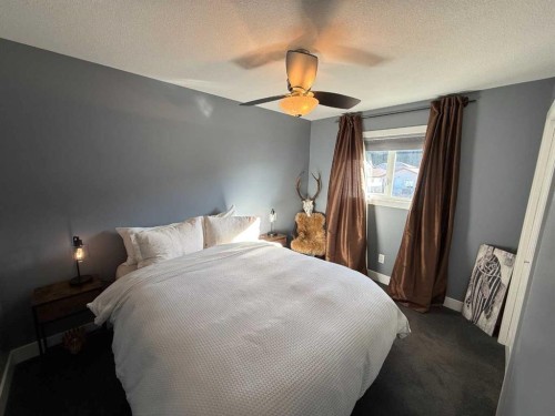 140 Mackay Crescent, Hinton, AB - Indoor Photo Showing Bedroom