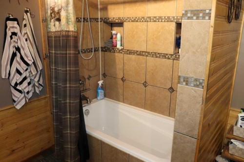 4810 9 Avenue, Edson, AB - Indoor Photo Showing Bathroom