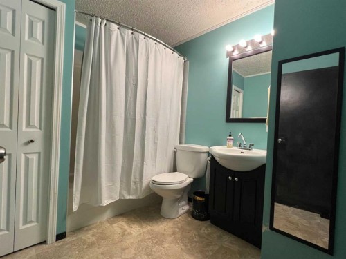 5021 10 Avenue, Edson, AB - Indoor Photo Showing Bathroom