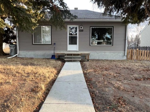 5021 10 Avenue, Edson, AB - Outdoor