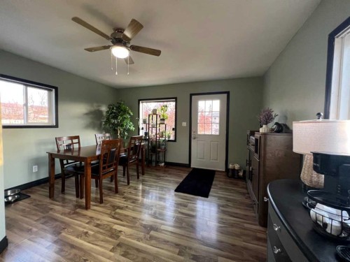 5021 10 Avenue, Edson, AB - Indoor Photo Showing Dining Room