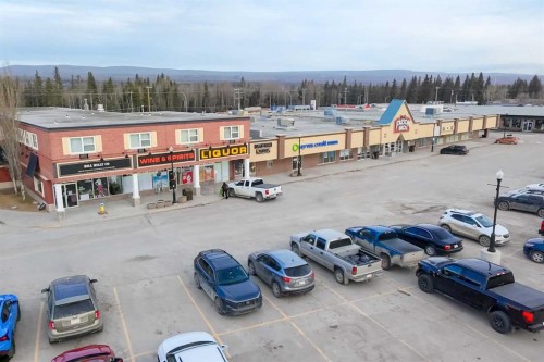 112 Athabasca Avenue, Hinton, AB 