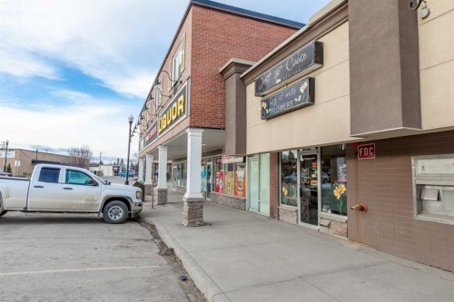 112 Athabasca Avenue, Hinton, AB 