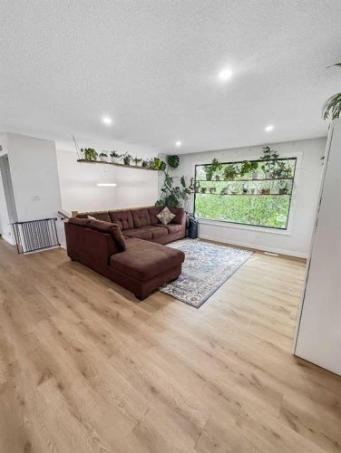 4704 57 Ave, Whitecourt, AB - Indoor