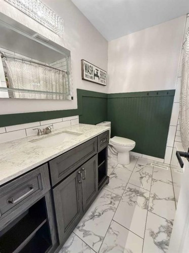 4704 57 Ave, Whitecourt, AB - Indoor Photo Showing Bathroom