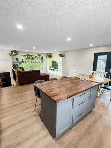 4704 57 Ave, Whitecourt, AB - Indoor