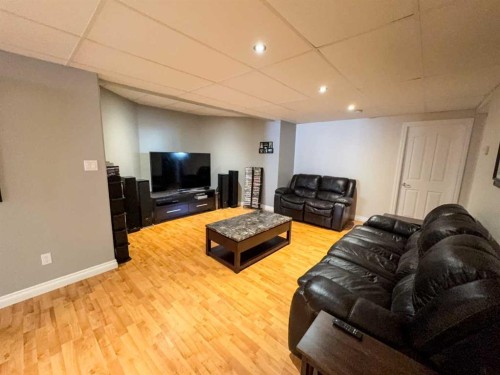 4122 48 Avenue, Mayerthorpe, AB - Indoor