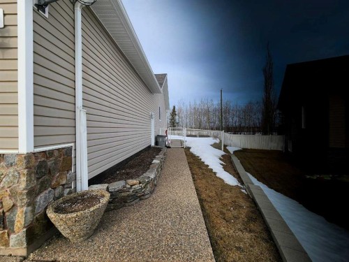 4122 48 Avenue, Mayerthorpe, AB - Outdoor