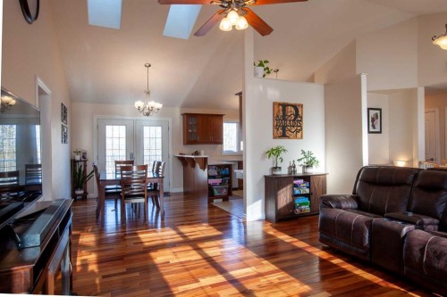 4122 48 Avenue, Mayerthorpe, AB - Indoor Photo Showing Living Room