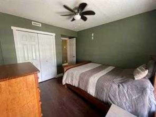 302-3 501 Street, Fox Creek, AB - Indoor Photo Showing Bedroom