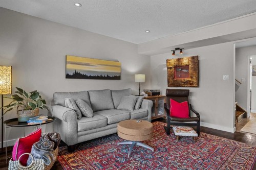 4-630 3Rd Street, Canmore, AB - Indoor Photo Showing Living Room